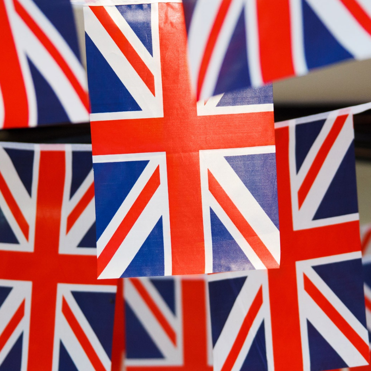Apprenez ou améliorez votre anglais grâce aux cours en ligne • International English University - 18 mois