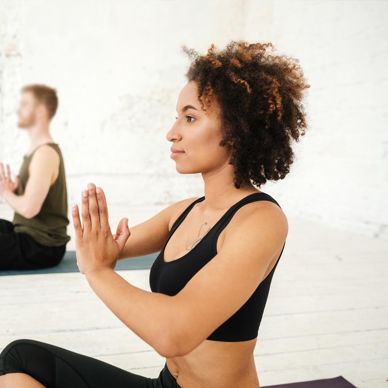 Un Cours de Yoga pour 2 personnes • Santokh Kaur