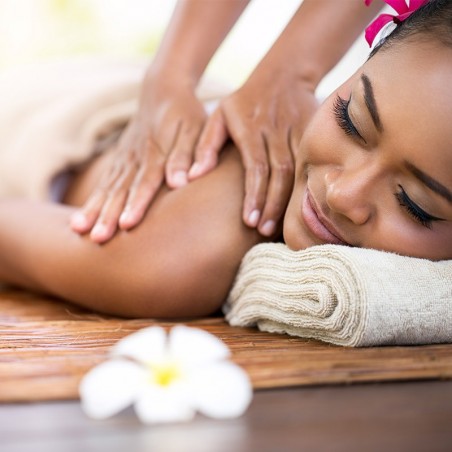 Voyage Balinais : massage énergétique du dos et des bras...