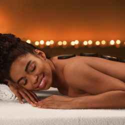 Escapade décontractante : Gommage, Massages et Réflexologie, Tout le corps se détend • R'Lax Form