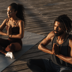 Vénus KRIYA Yoga en DUO - Cours de Yoga privé avec Maman • Santokh Kaur