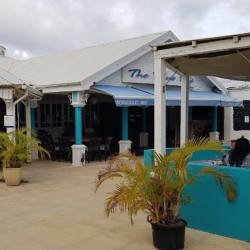 Week end : Buffet à volonté avec Accès piscine • The Blue Kafé