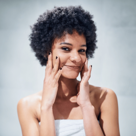 Rituel Éclat & Fermeté - Soin du Visage Complet + Massage Akwaterra Visage • UN MOMENT POUR SOI